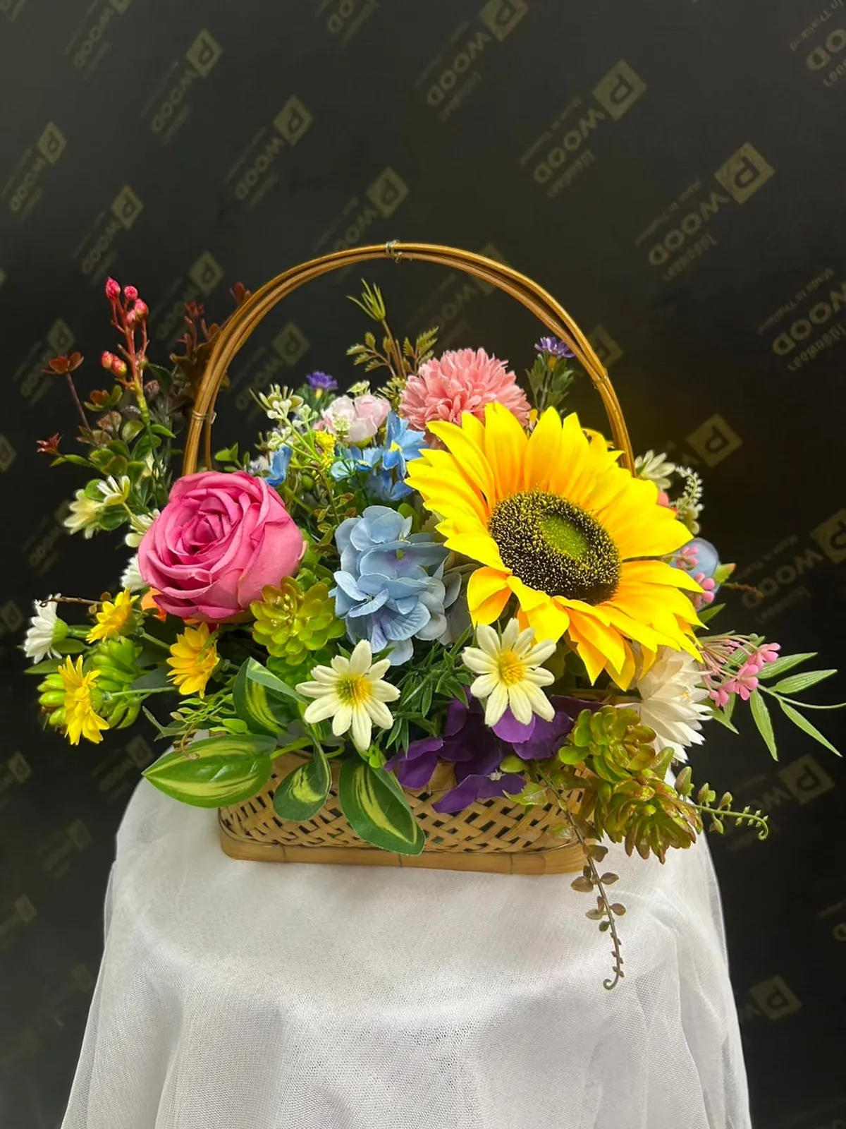 กระเช้าดอกไม้ 