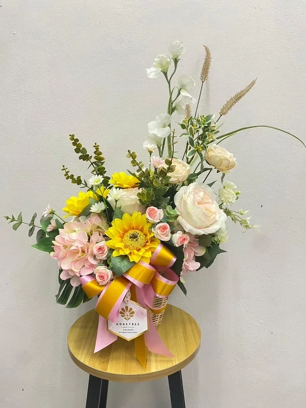 กระเช้าดอกไม้ 